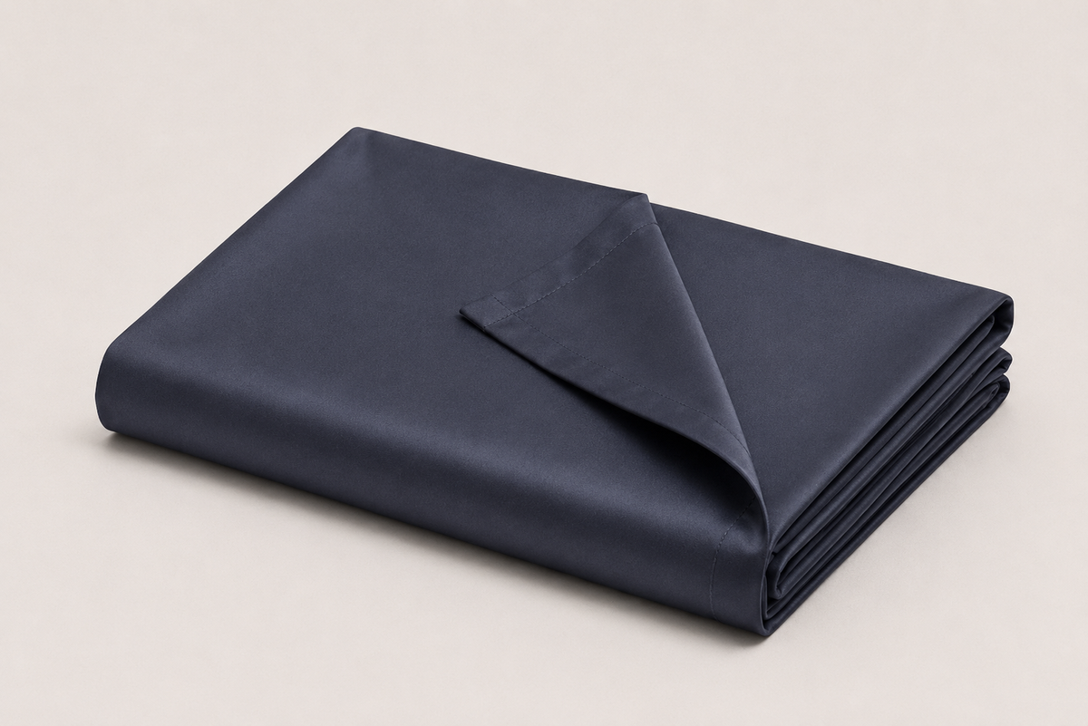 Lenzuolo piano in bamboo, scatto still life | Blu navy