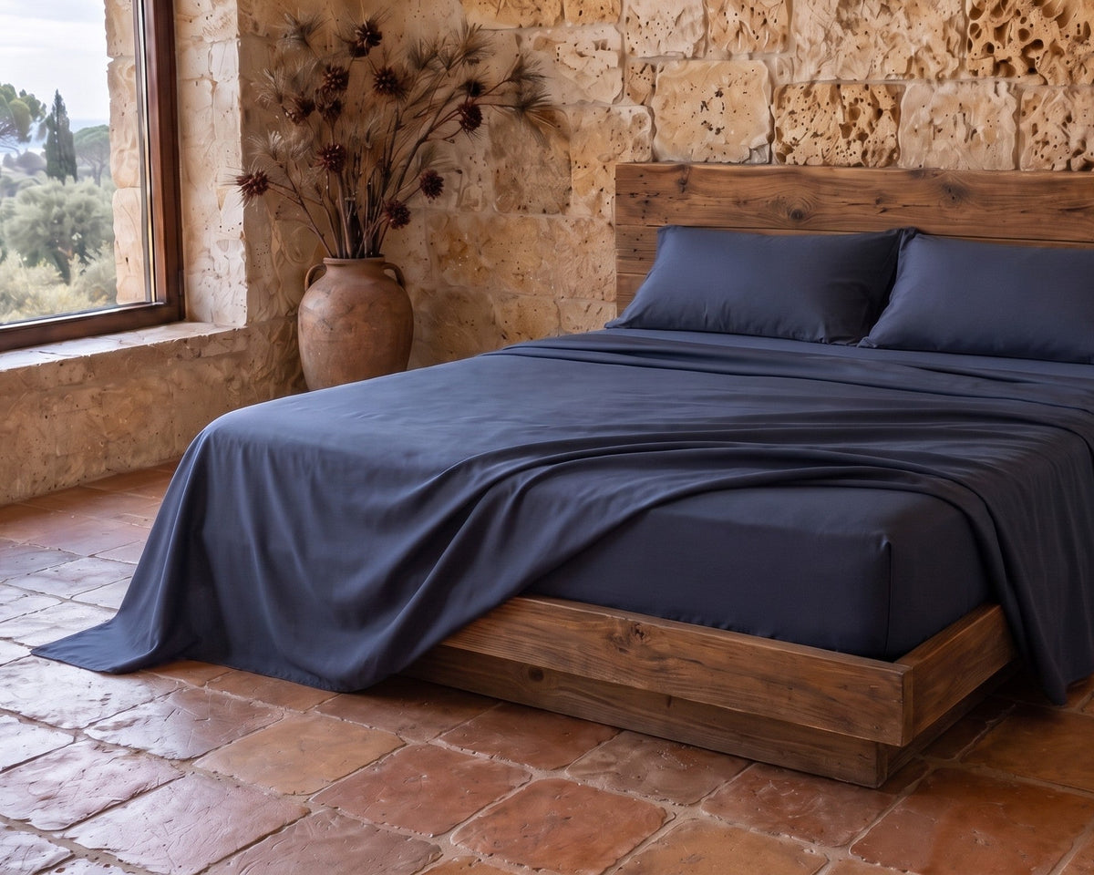 Lenzuolo piano in viscosa di bambù, angolo risvoltato sul lenzuolo con angoli | Blu navy