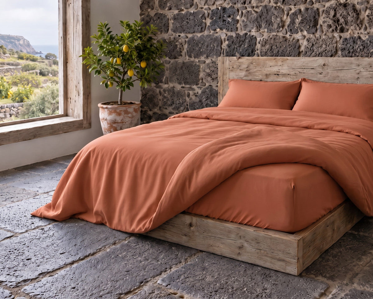 Set Plenilunio in viscosa di bambù, angolo del copripiumino ripiegato | Terracotta